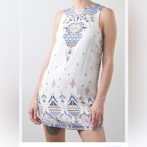Ecoté white Aztec pattern dress. - Picture 2 of 5